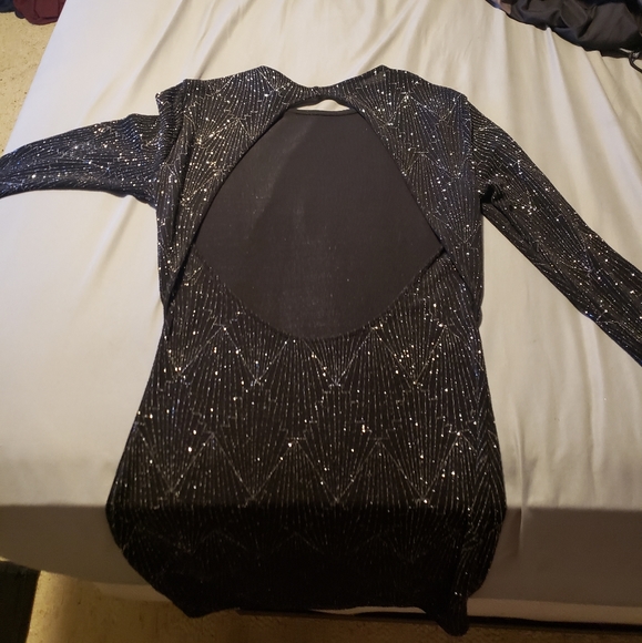 Dresses - Picture 4 of 4